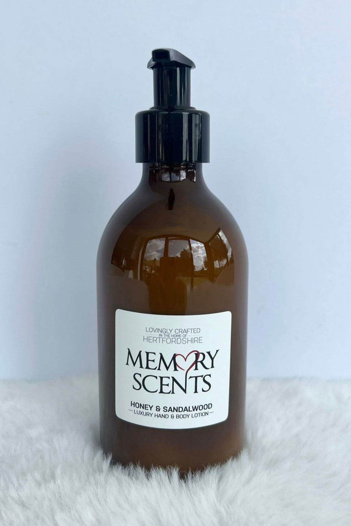 HONEY & SANDALWOOD LUXURY HAND & BODY LOTION 300ML