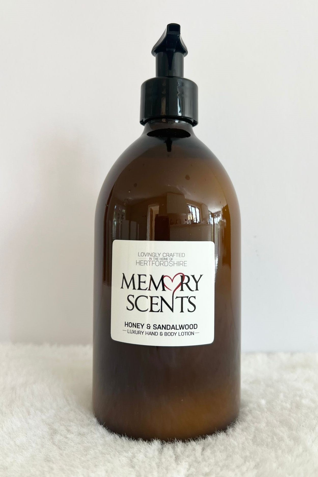 HONEY & SANDALWOOD LUXURY HAND & BODY LOTION 500ML